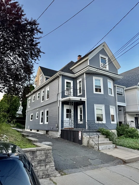 78 Summer St, Everett