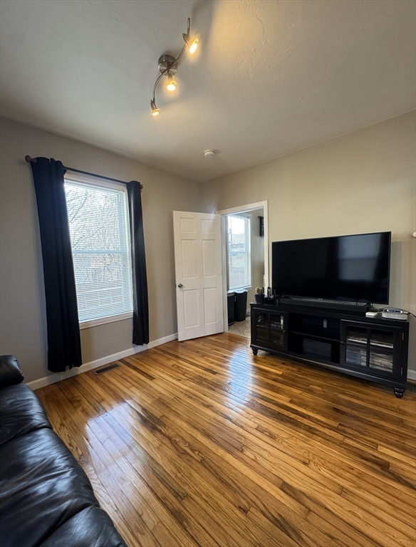 49 Paradise Rd, Swampscott