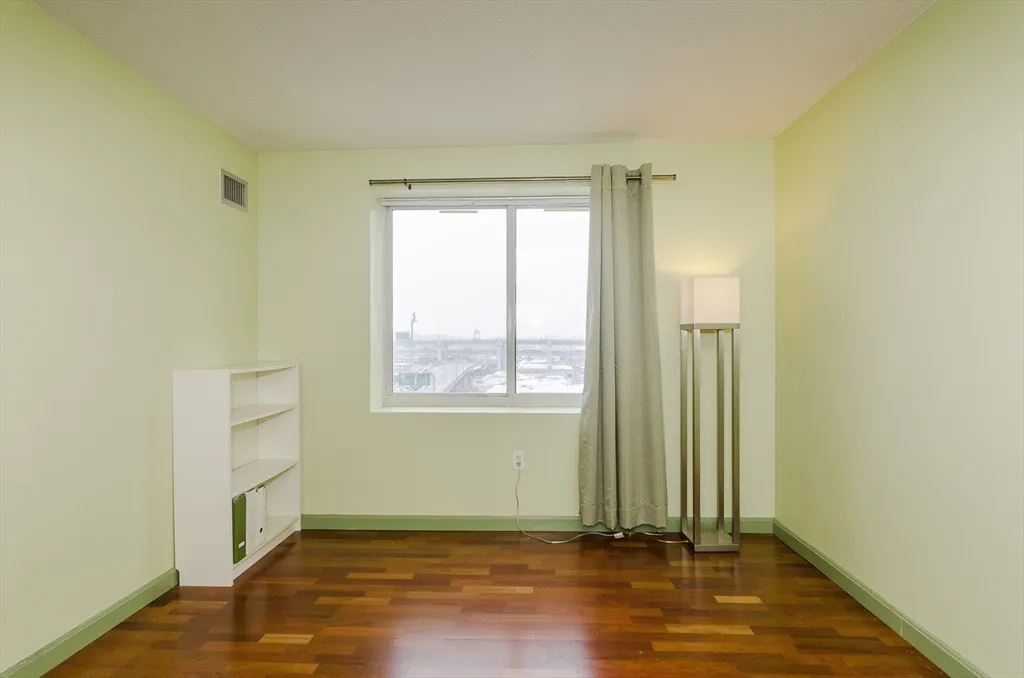 8 Museum Way, East Cambridge