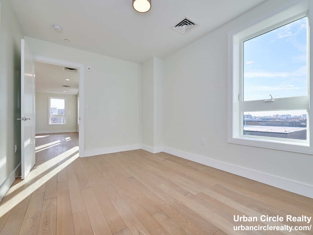 301 Border St, Central Square