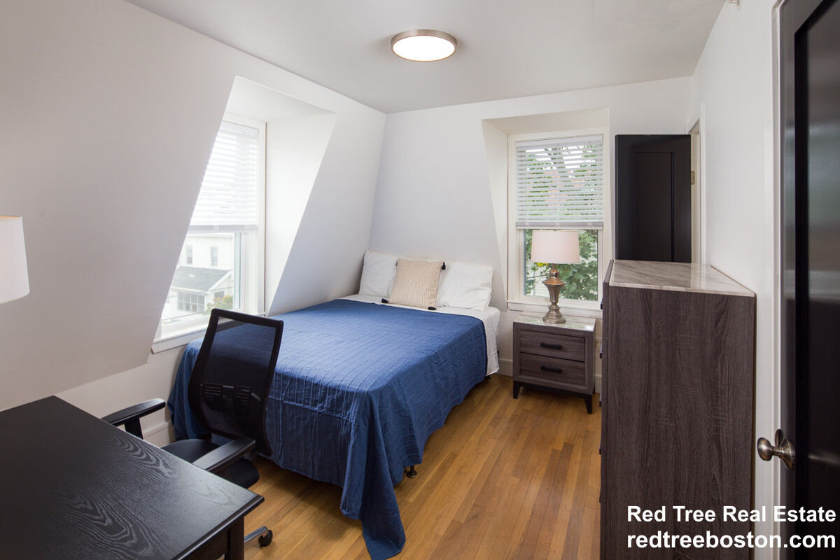 92 Brown St, South Side