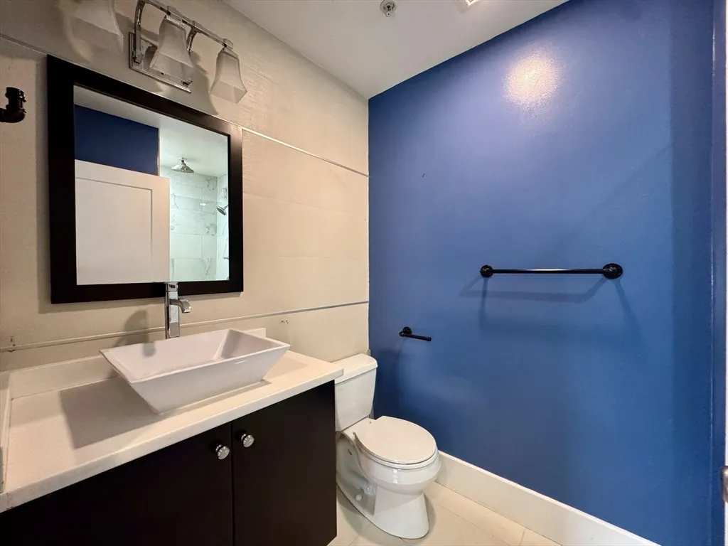 12 Mohawk St, South Boston