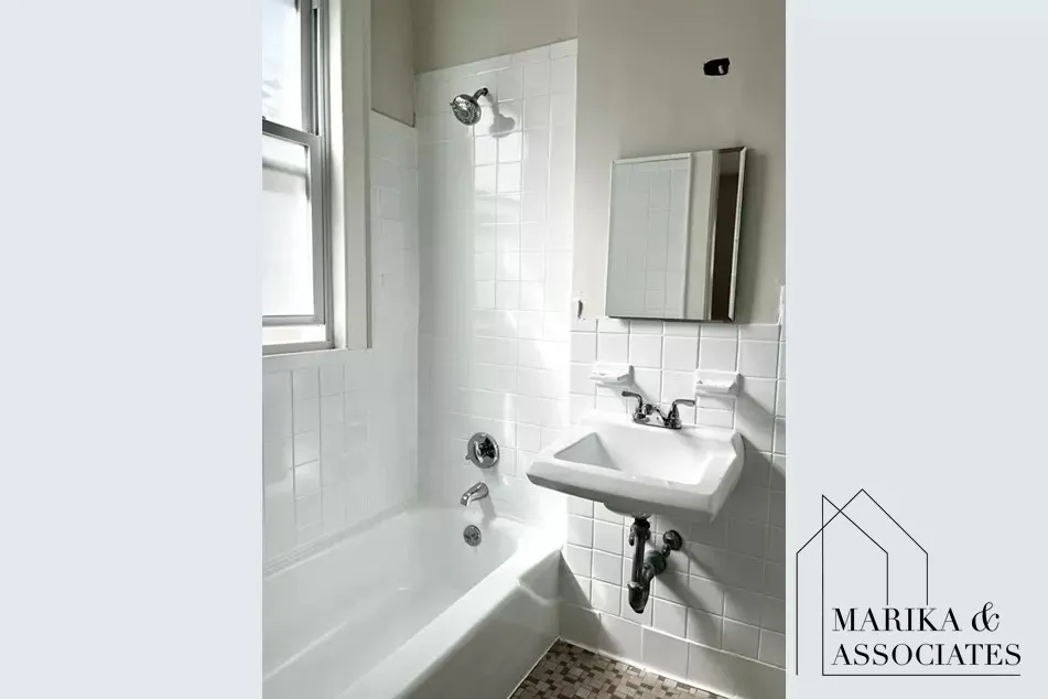 67 Green St, North Brookline