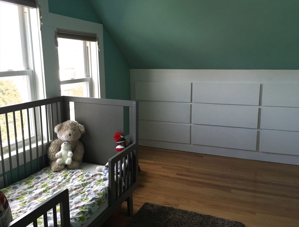 9 Irvington Rd, West Somerville