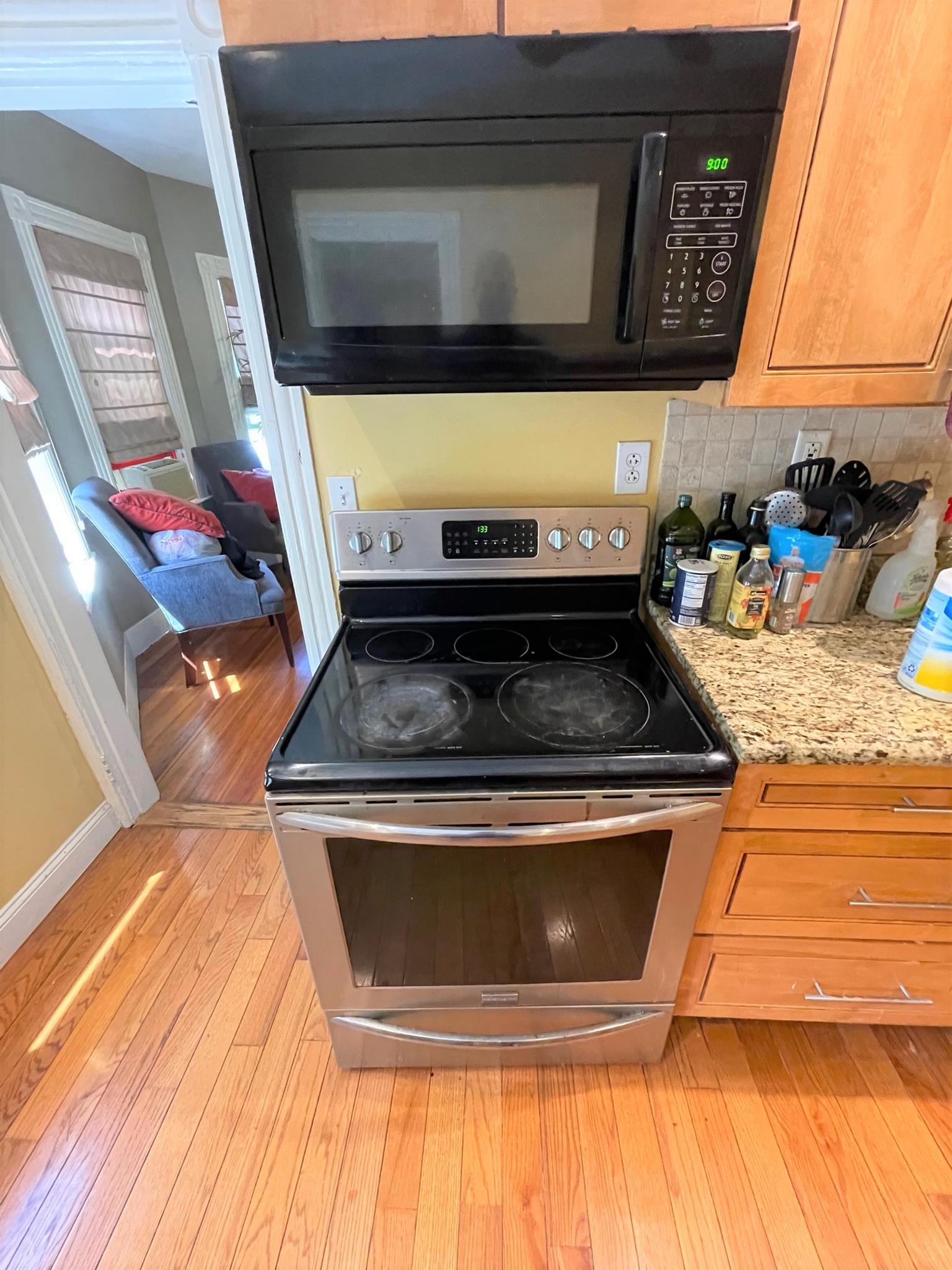 40 Newbern Ave, Medford