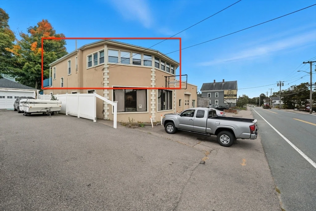181 Park St, North Attleboro