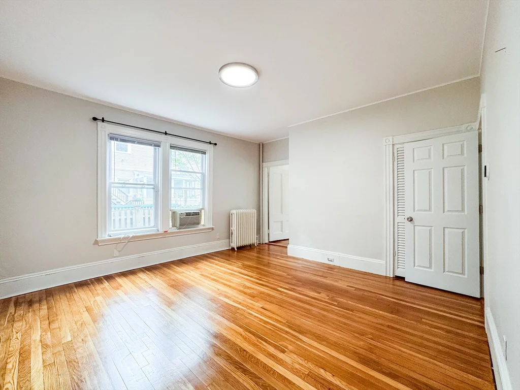 11 Maple Cir, Newton