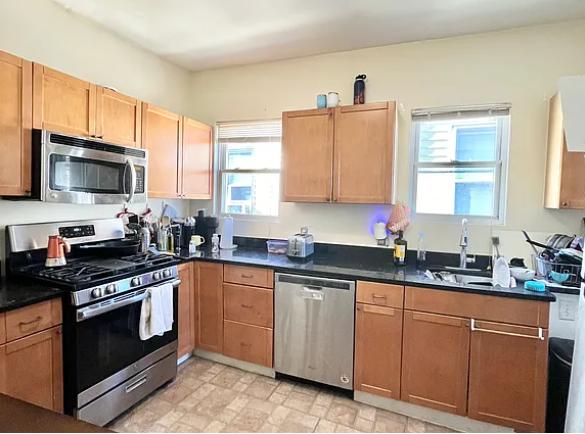 53 Hillside St, Mission Hill