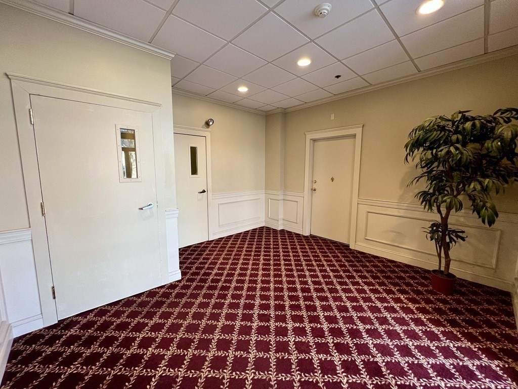 6 S Washington St, North Attleboro