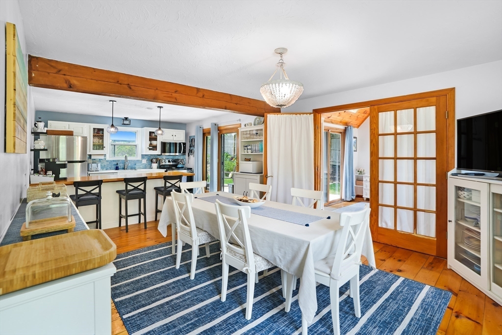 155 Skiff Ave, Tisbury