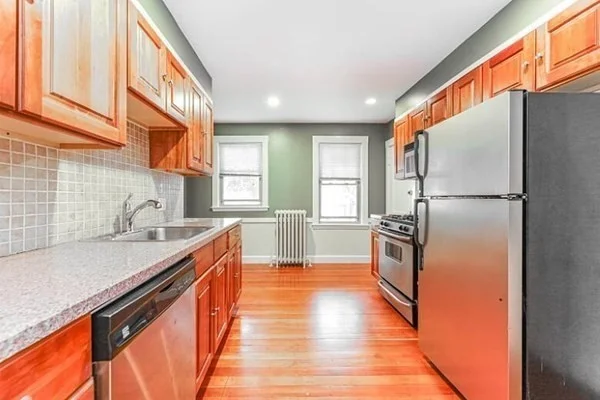 17 Hastings St, West Roxbury