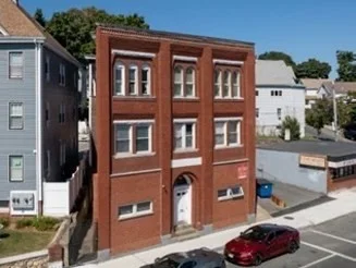 176 Ferry St, Everett