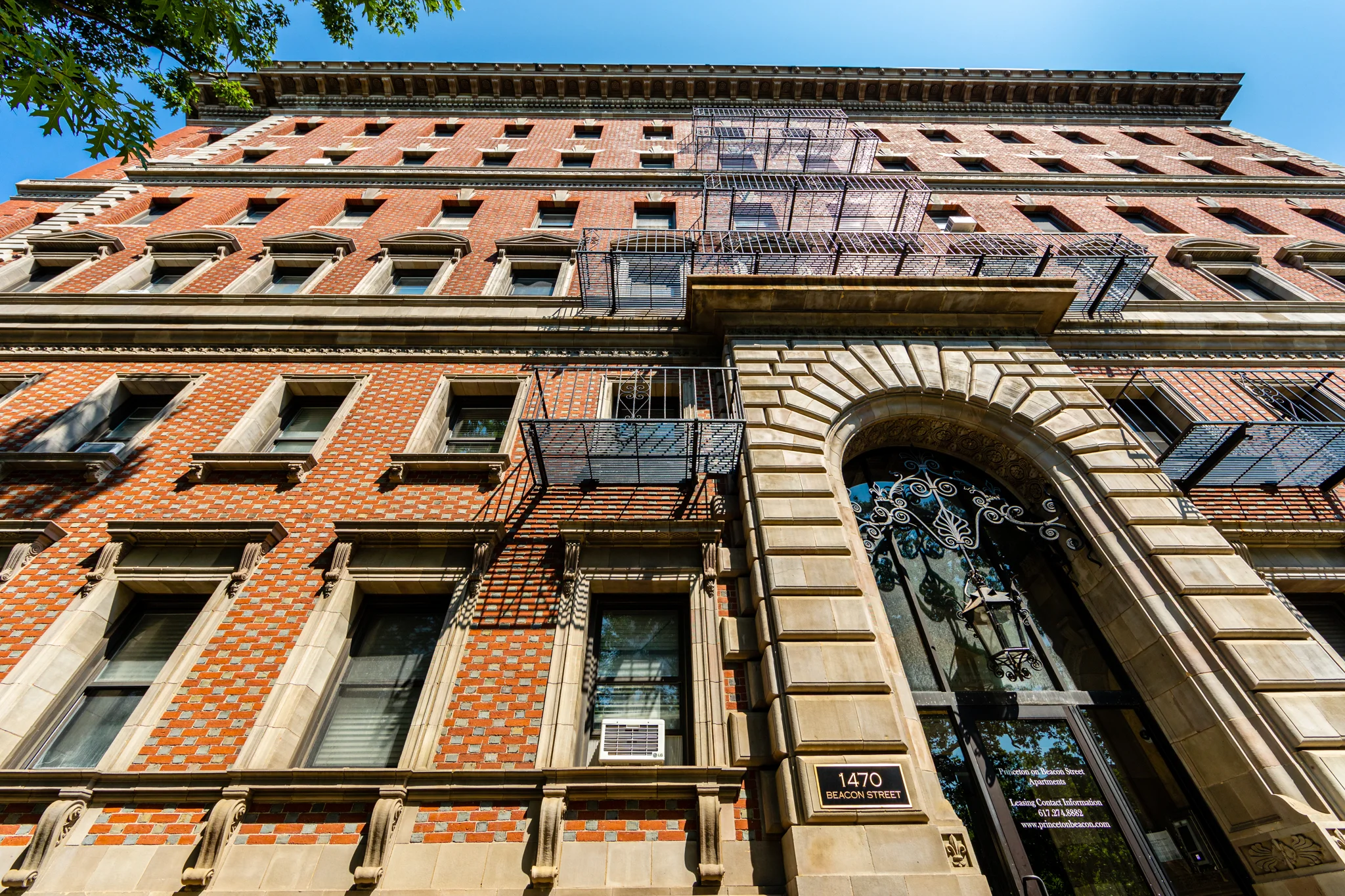 1470 Beacon St, Corey Hill