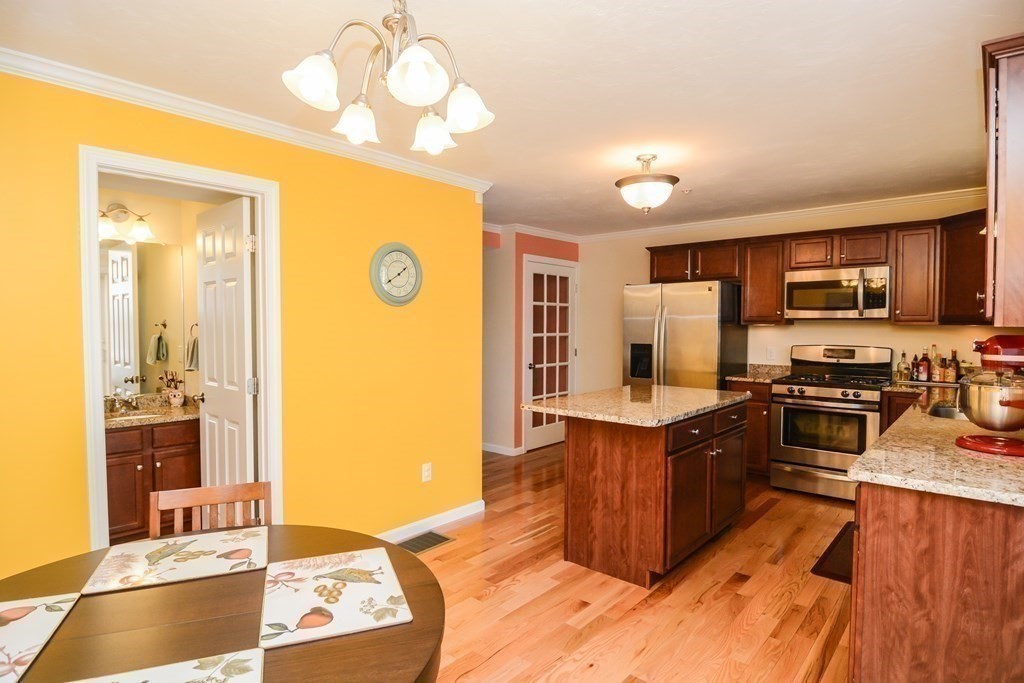 1975 Middlesex St, Lowell