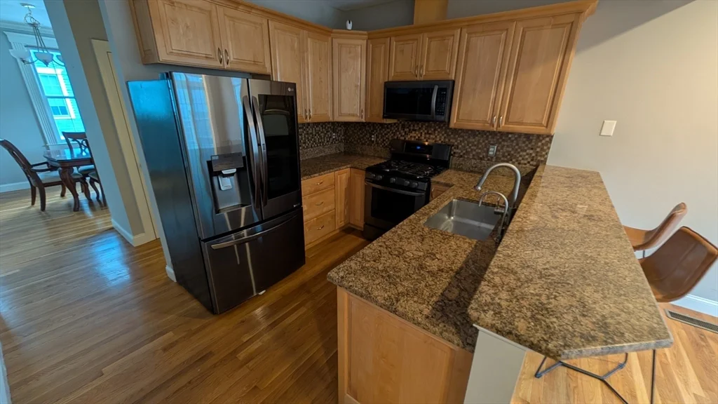 894 Main St, Wakefield