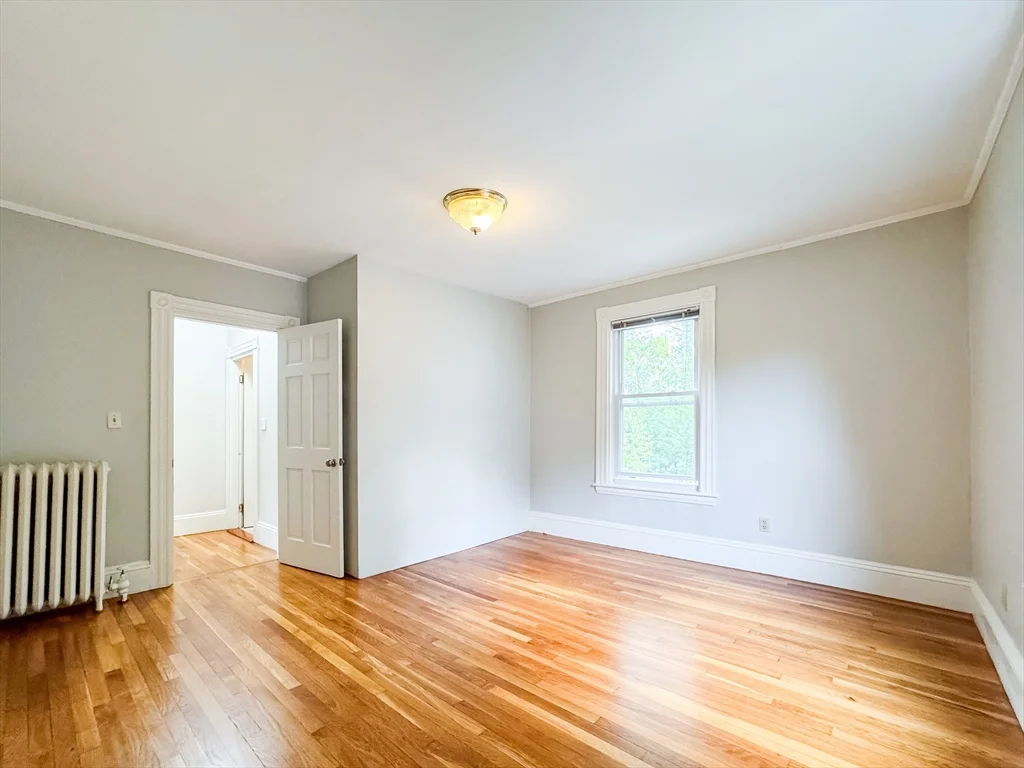 11 Maple Cir, Newton