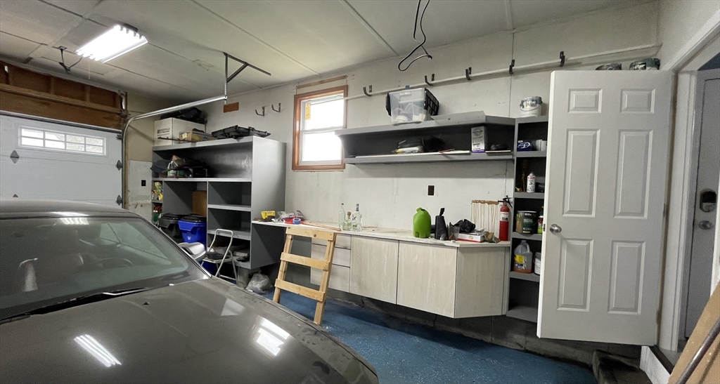 871 King St, Fall River