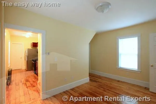 6 White Street Pl, North Cambridge