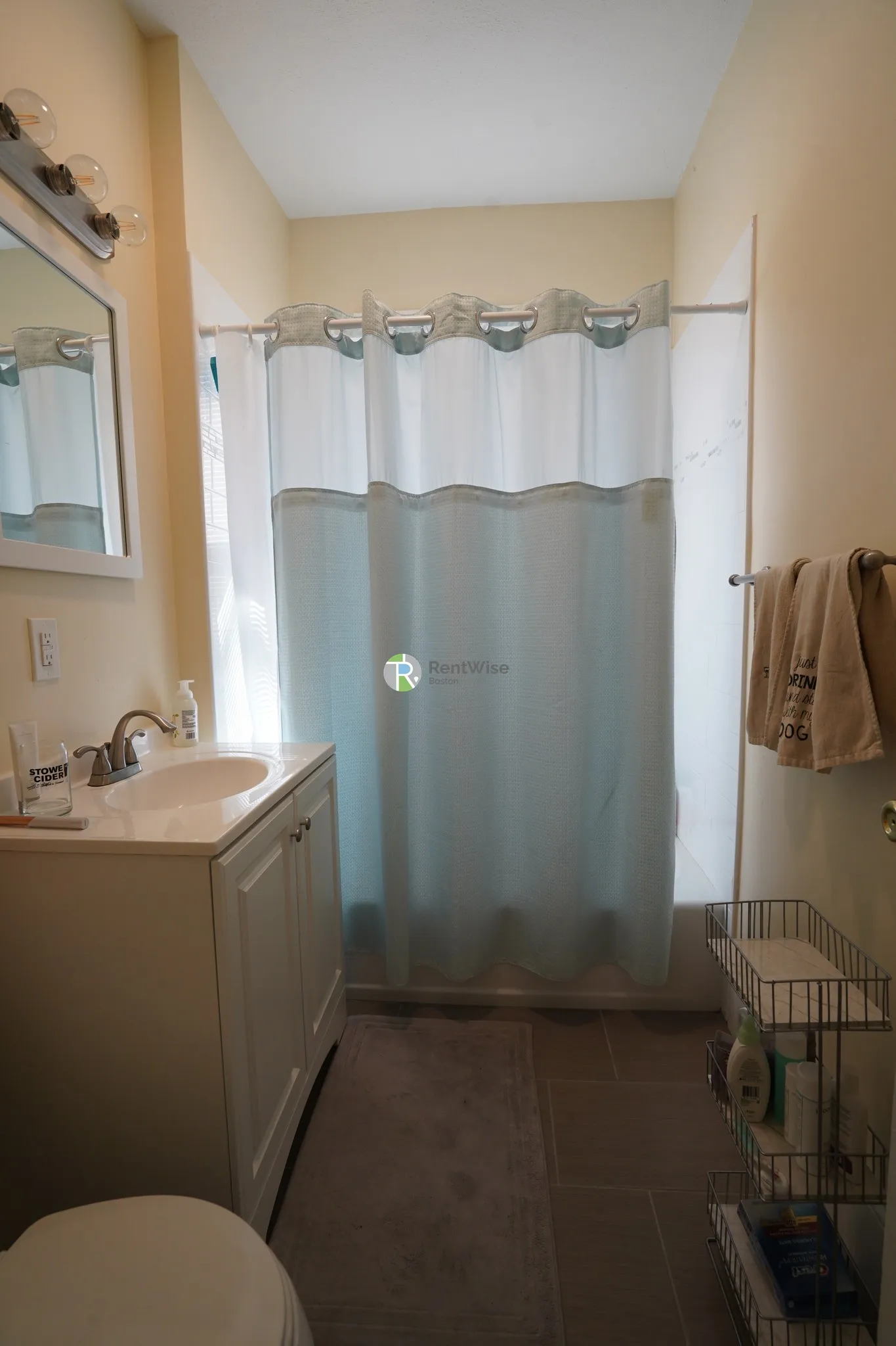 10 Lorraine Ter, Allston