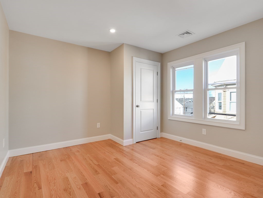 58 Hillsdale Rd, Tufts University