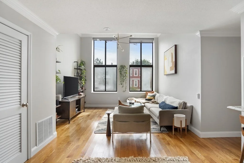 841 Parker St, Mission Hill