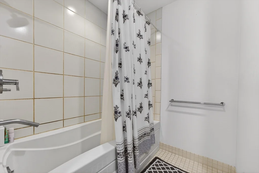 88 Kingston St, Midtown