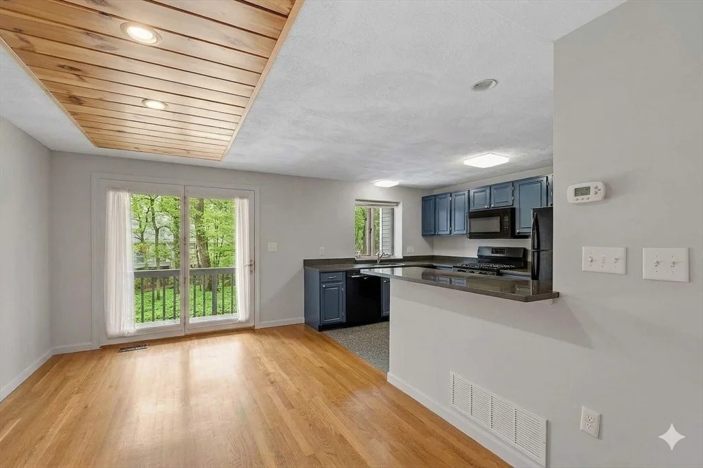 8 Deer Path, Maynard