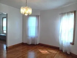 36 Bigelow St, Oak Square