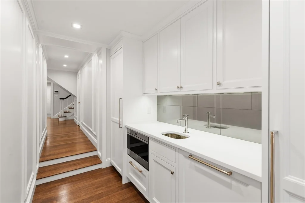 20 Chestnut St, Beacon Hill