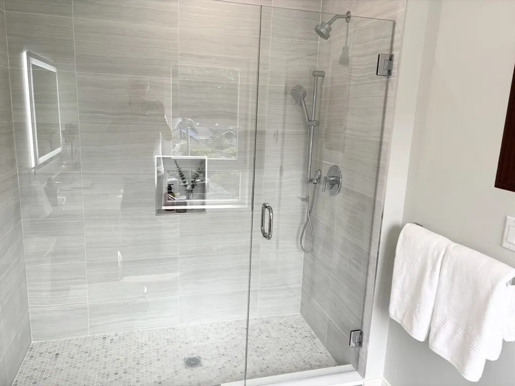 1391 Main St, Walpole