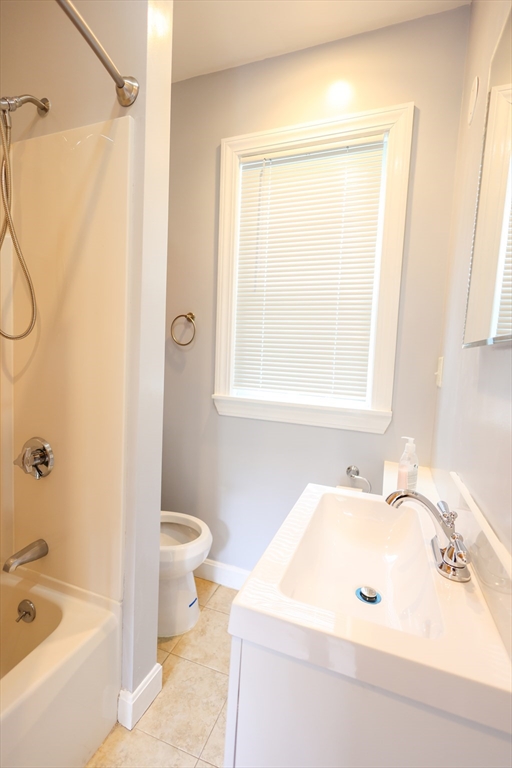 50 Maple St, Braintree