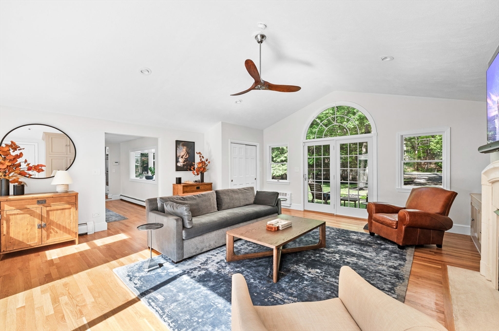 88 Haverhill Rd, Topsfield
