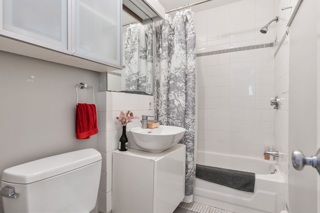 20 Glenwood Ave, Cambridgeport