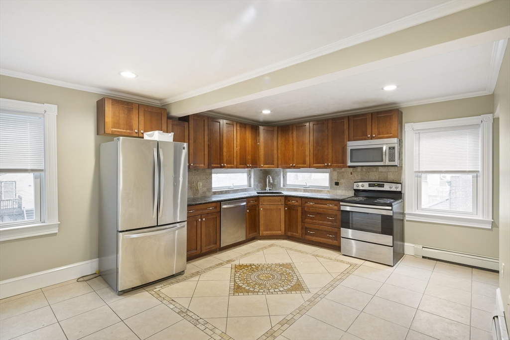 10 Mechanic St, Attleboro