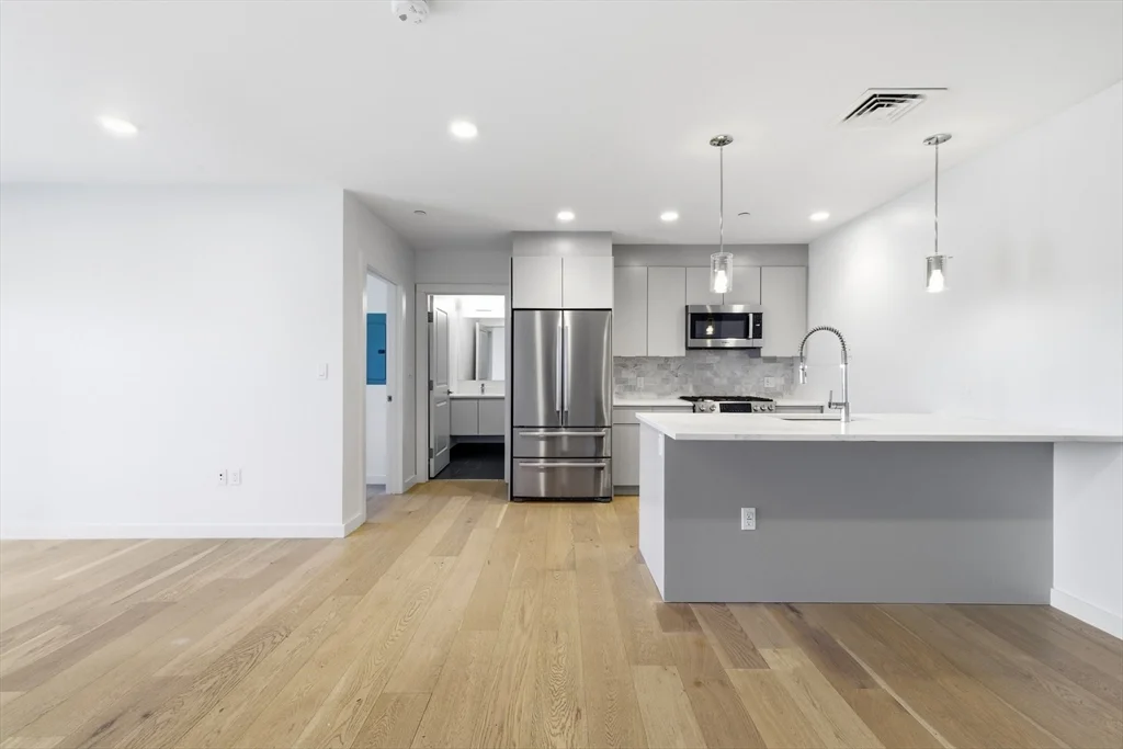 16 Boardman St, East Boston