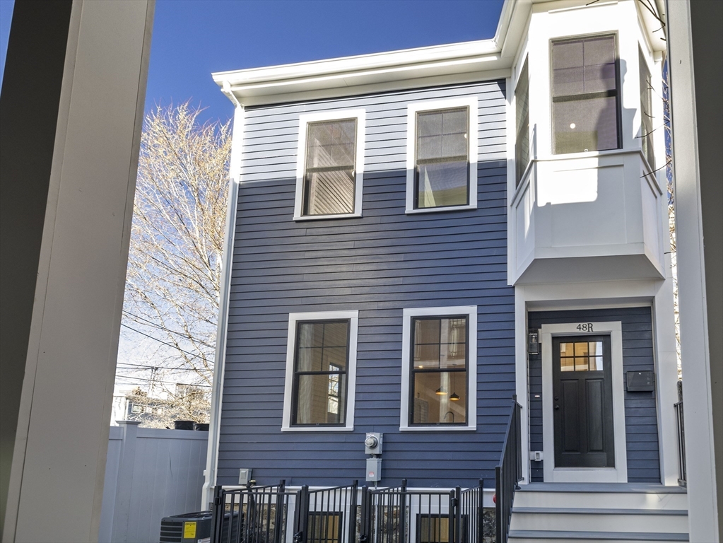 48 Woodward, South Boston