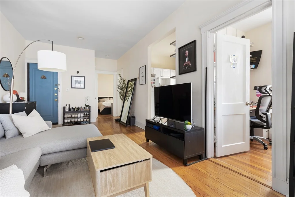 242 S Huntington Ave, Jamaica Plain