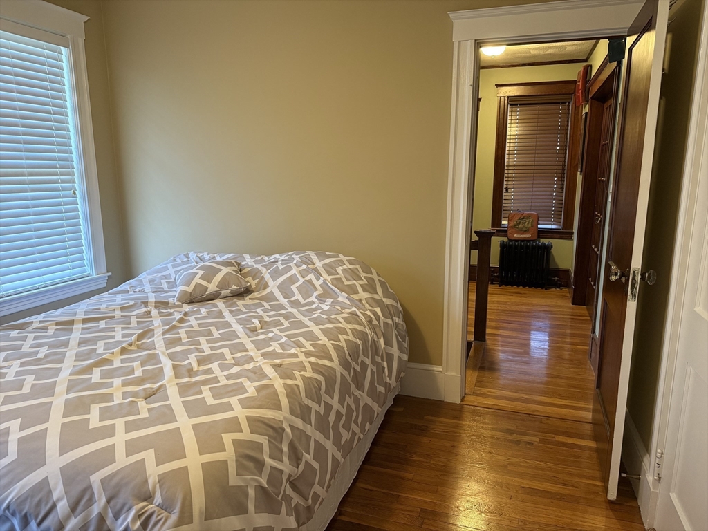 57 W Milton, Hyde Park