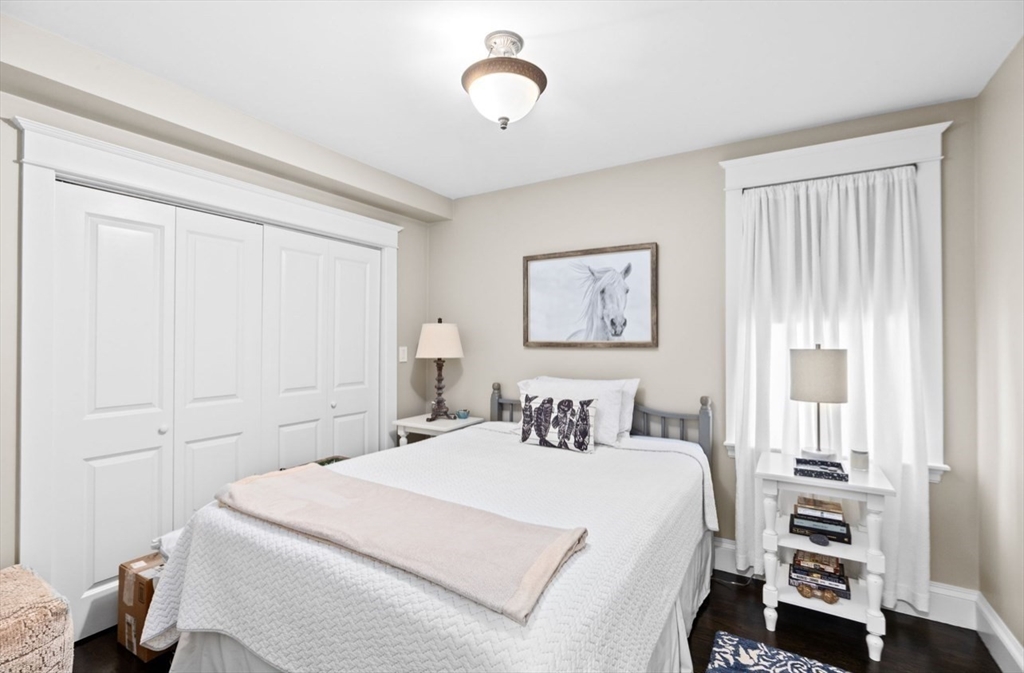 108 Elm St, Cohasset