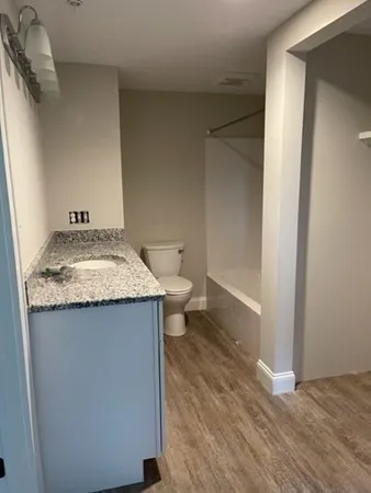 33 West Main St, Groton