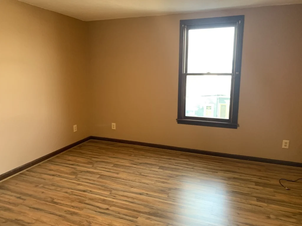 355 Field St, Fall River