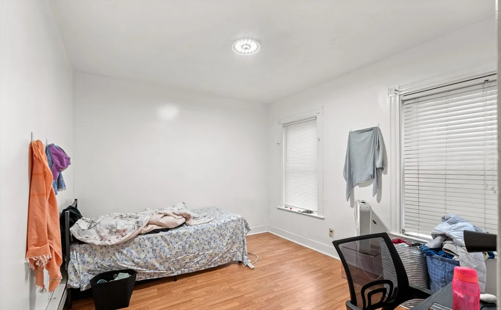 78 Hillside St, Mission Hill