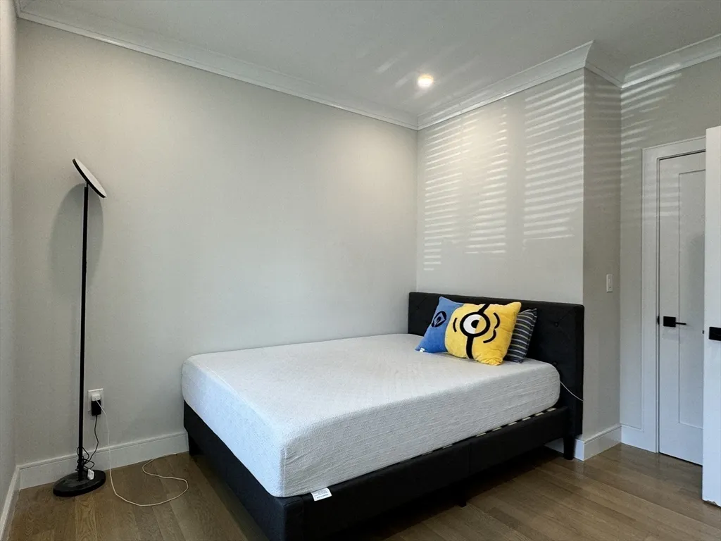 13 Greylock Rd, Allston