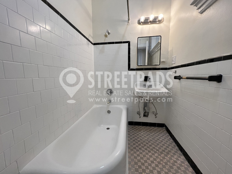 2 Ware St, Mid-Cambridge