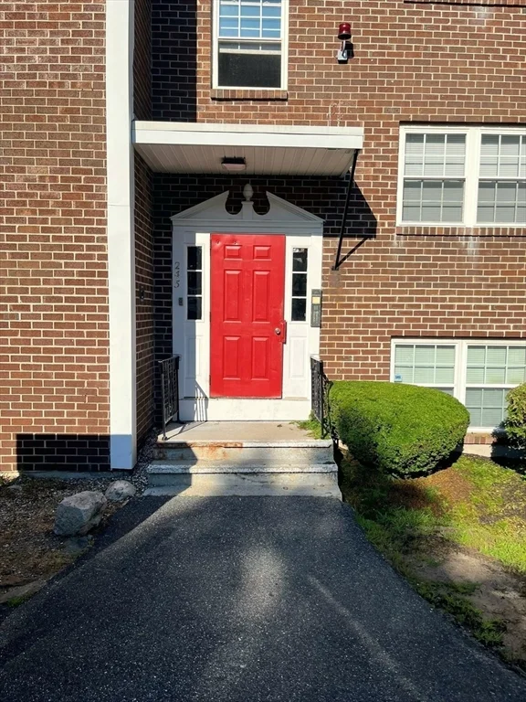 245 Boston Post Rd, Marlborough