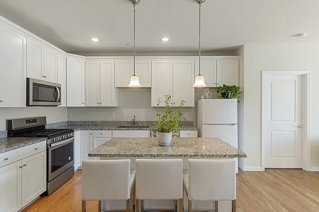 120 University, Westwood