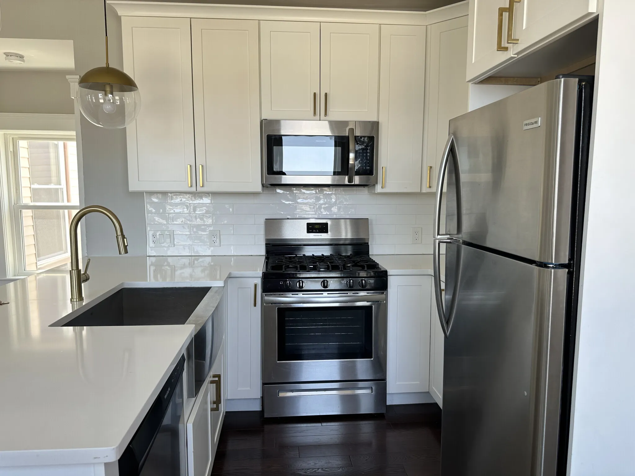 181 Chelsea St, Everett