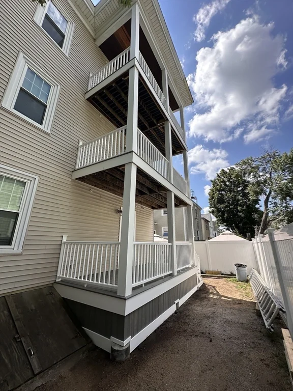 52 Garfield Ave, Medford