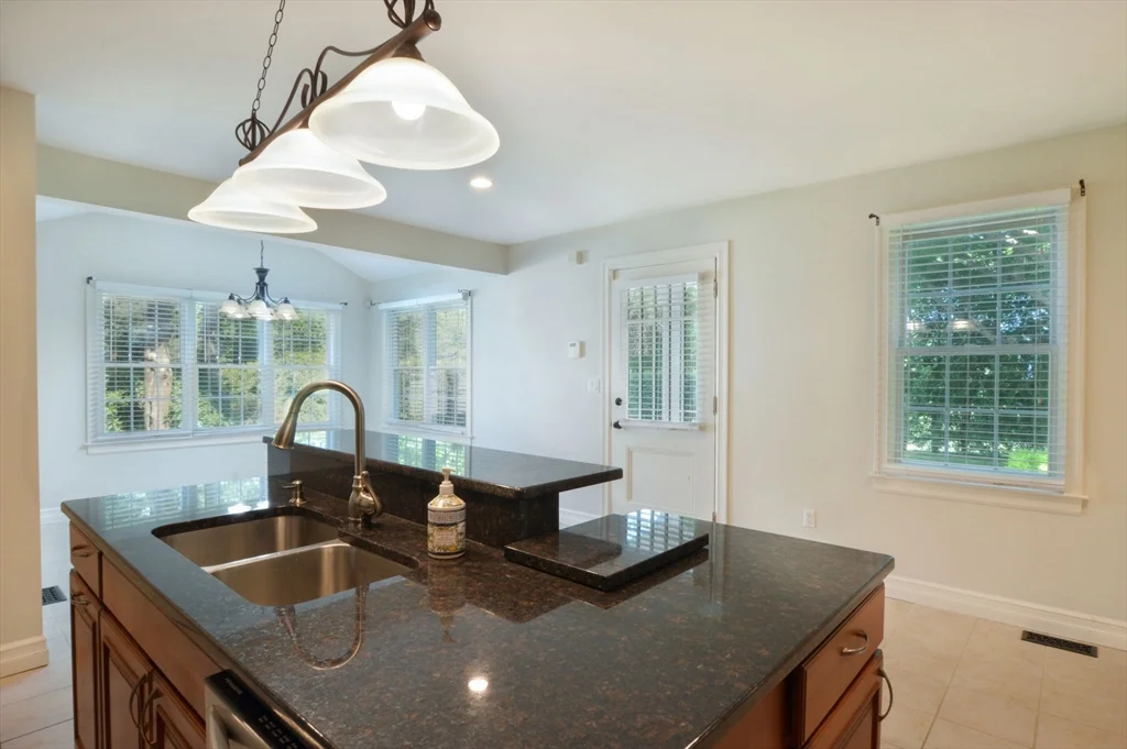 66 Tucker Ln, Dartmouth