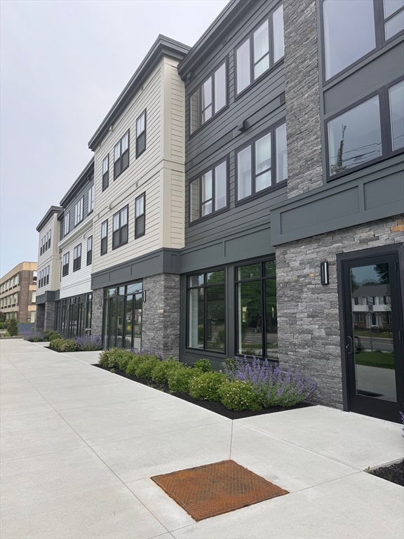 1000 Washington St, Dedham